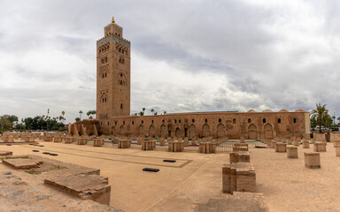 Wall Mural - view of the Kutubiyya Mosque in the old medina quarter of downtown Marrakesh