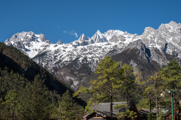 Wall Mural - Beautiful view of Jade Dragon Snow Mountain (or MtYulong) in Yulong Naxi Autonomous County, Lijiang, in Yunnan province, China.