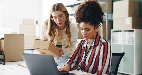 Aufkleber - Women, laptop and box at startup, together and check inventory for order, stock or product code in workshop. People, partner and computer with reading, admin and logistics for e commerce distribution