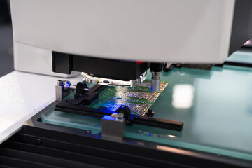 Leinwandbilder - Optic machine for precise measurement of part size and quality evaluation. Smart factory..