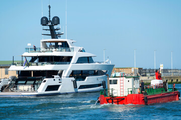 Yacht à quai