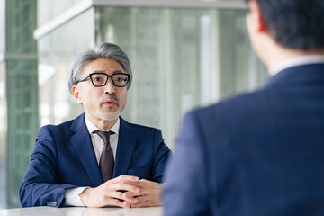 Aufkleber - 面談するビジネスパーソンのグループ