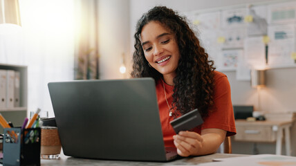 Aufkleber - Woman, laptop and credit card for online shopping, ecommerce and virtual store or website subscription. Entrepreneur, tech and digital payment for dropshipping startup, b2b and fintech app in office