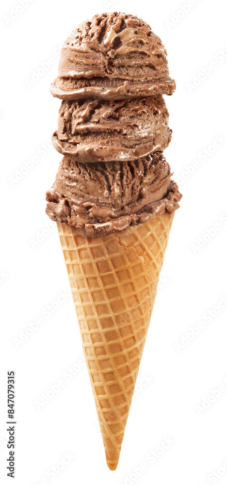 cone de biscoito com sorvete de chocolate ao leite isolado em fundo ...