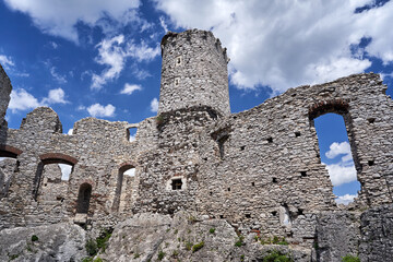 Poster - fragment of the ruins of a medieval castle in Ogrodzieniec