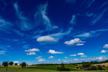 Wall Mural - Hochspannungsmasten im Feld