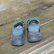 © Norbert Kiel - Blaue Kinderschuhe