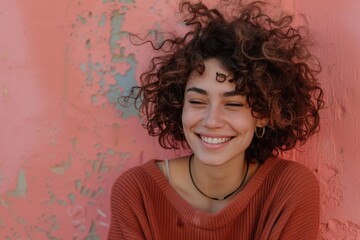 Wall Mural - Jeune fille souriante