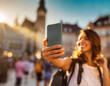 © Monika Janiak-Klicha - Kobieta robiąca zdjęcie selfie