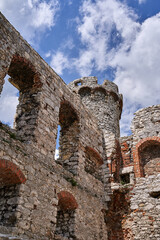 Canvas Print - fragment of the ruins of a medieval castle in Ogrodzieniec