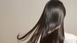 © StudioFF - 健康的な長くてつやのある髪のクローズアップ