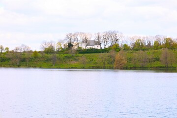 Wall Mural - Blick auf das Weinfelder Maar bei Daun in der Eifel	