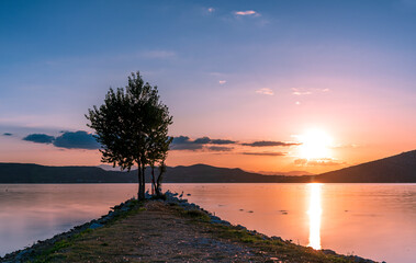 Wall Mural - sunset on the lake