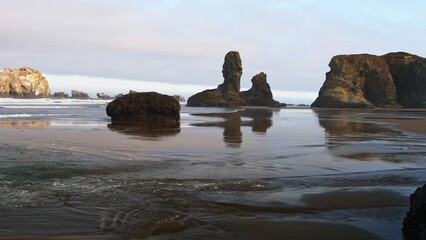 Wall Mural - The beautiful majestic Oregon pacific northwest coast at the Face Rock State Scenic viewpoint in Bandon, Oregon