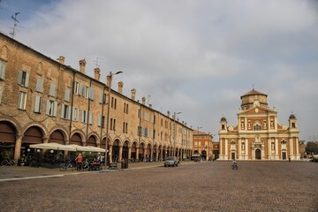 Wall Mural - carpi, italien - dom und arkaden an der piazza dei martiri