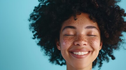 Wall Mural - The smiling freckled woman