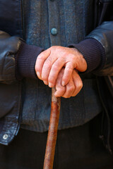 Sticker - Elderly man with a cane.