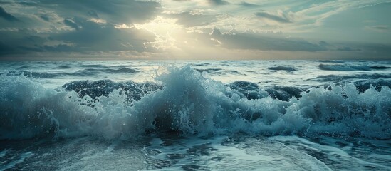 Aufkleber - The ocean waves crashing along the shore, complete with a stunning horizon and a copy space image.