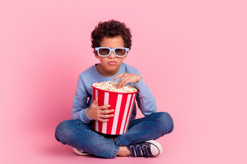 Poster - Full length photo of moody funny grandson wear blue pullover watching movie enjoying pop corn emtpy space isolated pink color background