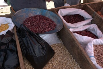 food, market, spice, spices, olive, seed, fruit, dry, ingredient, cooking, cuisine, pepper, green, brown, dried, nuts, red, india, healthy, herbs, bazaar, agriculture, morocco, stall, fresh