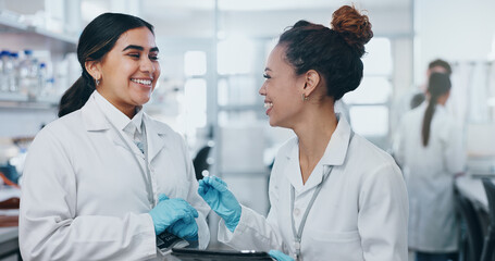 Canvas Print - Women, laboratory and smile for science talk with technology for research, teamwork or support for pharma. Female leader, scientist or collaboration with mentor for medical innovation or breakthrough