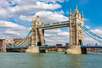 Canvas Print - Famous Tower bridge over Thames river, London, UK