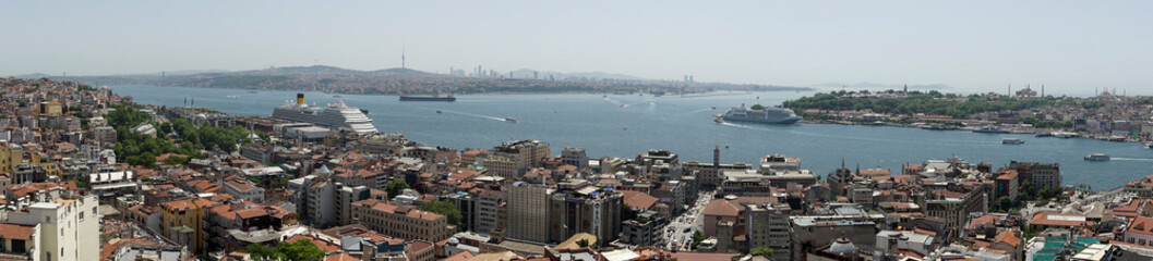 Wall Mural - Looking down on Istanbul city center from the observation deck during the day