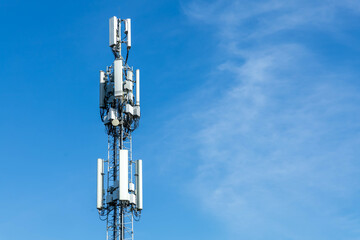 white antennas on mobile data transmission tower 6g