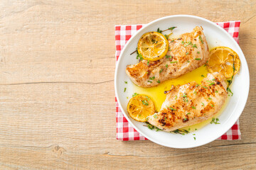 Canvas Print - grilled chicken with butter, lemon and garlic