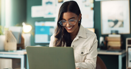 Aufkleber - Indian woman, laptop and smile in house for opportunity, proposal and business deal with contract. Entrepreneur, technology and happy in home office for startup, investment and good news with profit