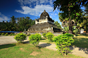 Wall Mural - Wat Wisunarat (Wat Visoun) - Buddhist Temple in Luang Prabang The world heritage Area 