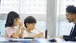 © folyphoto - 小学生_書道の授業イメージ