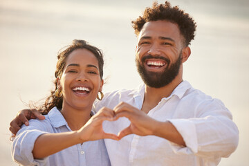 Sticker - Heart hands, smile and portrait of couple on beach for happiness, adventure and emoji at sunset. Valentines day, man or woman in nature for support, love or travel for honeymoon or anniversary to sea