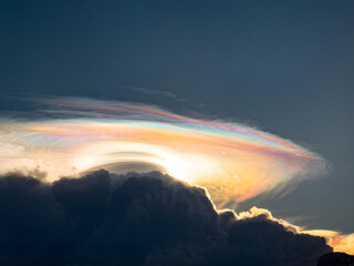 A rare sight: iridescent clouds. Diffraction can make clouds shine with colours 