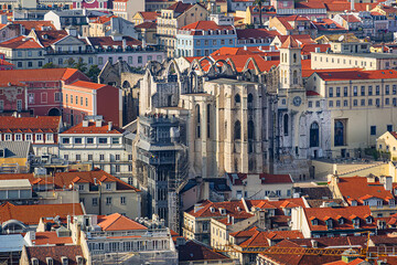 Wall Mural - Beautiful panoramic view of downtown of Lisbon. Colorful buildings with red roofs. Lisbon, Portugal.