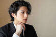© OAI - コピースペースのある男性の写真