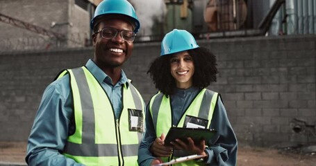 Canvas Print - Man, woman and face for engineering teamwork with tablet or clipboard for building inspection, construction or development. Colleagues, hard hat and urban city for architecture project, online or job