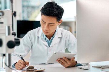 Aufkleber - Science, man and writing with tablet in laboratory for monitor experiment, scientific analysis and medical research for study. Clipboard, online and digital for trial results, breakthrough and cure.