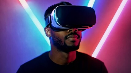 Leinwandbilder - A man wearing a VR headset looks around a virtual world, illuminated by bright pink and blue neon lights.