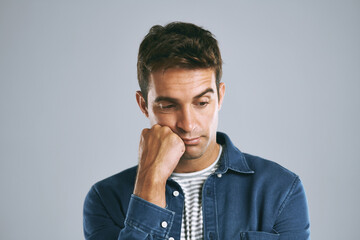Aufkleber - Thinking, studio and man with confusion, stress and remember of ideas in mockup, mind and brainstorming. White background, entrepreneur and person with frustration, inspiration and space in Chicago