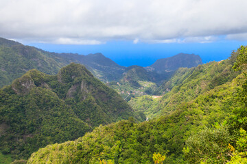 Canvas Print - Panoramic views from Miradouro dos Balcoes viewpoint in Ribeiro Frio National park in Madeira, Portugal