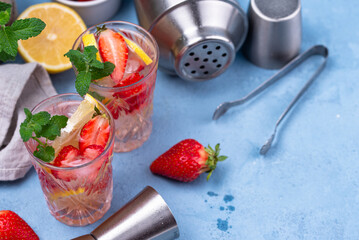 Wall Mural - Summer strawberry lemonade with lemon