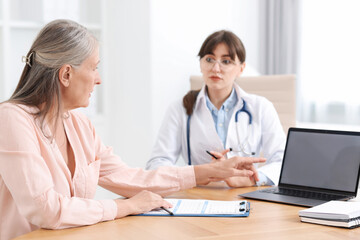 Wall Mural - Lung disease. Patient having doctor appointment in clinic