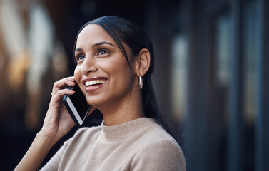 Canvas Print - Phone call, discussion and business woman in city for conversation, schedule meeting or project feedback. Outdoor, mobile and employee for talking, networking or planning with client in urban town