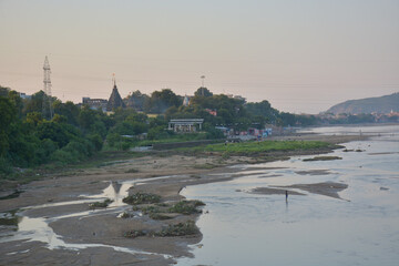 Shri Vishnupad Temple, Gaya view of the river in the city