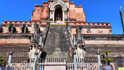 Wall Mural - Wat Chedi Luang is a Buddhist temple in the historic center of Chiang Mai, Thailand.