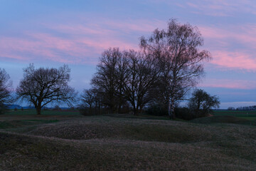 Canvas Print - Abendstimmung im NSG Sulzheimer Gipshügel, Landkreis Schweinfurt, Unterfranken, Bayern, Deutschland.