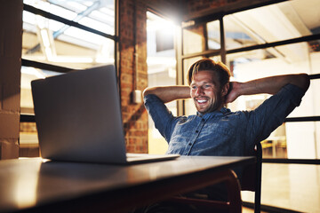 Aufkleber - employee, man and laid back on laptop at night with smile for email, good news and loan or funding a