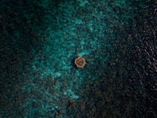 Sticker - Aerial view of a solitary rock in Ningaloo coral reef, off the coast of Western Australia, Australia