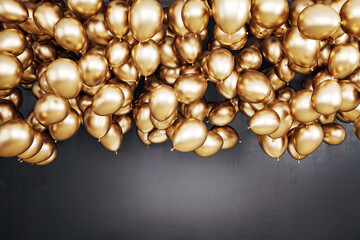 Poster - Golden balloons on a dark background for a celebration event. 3D Rendering